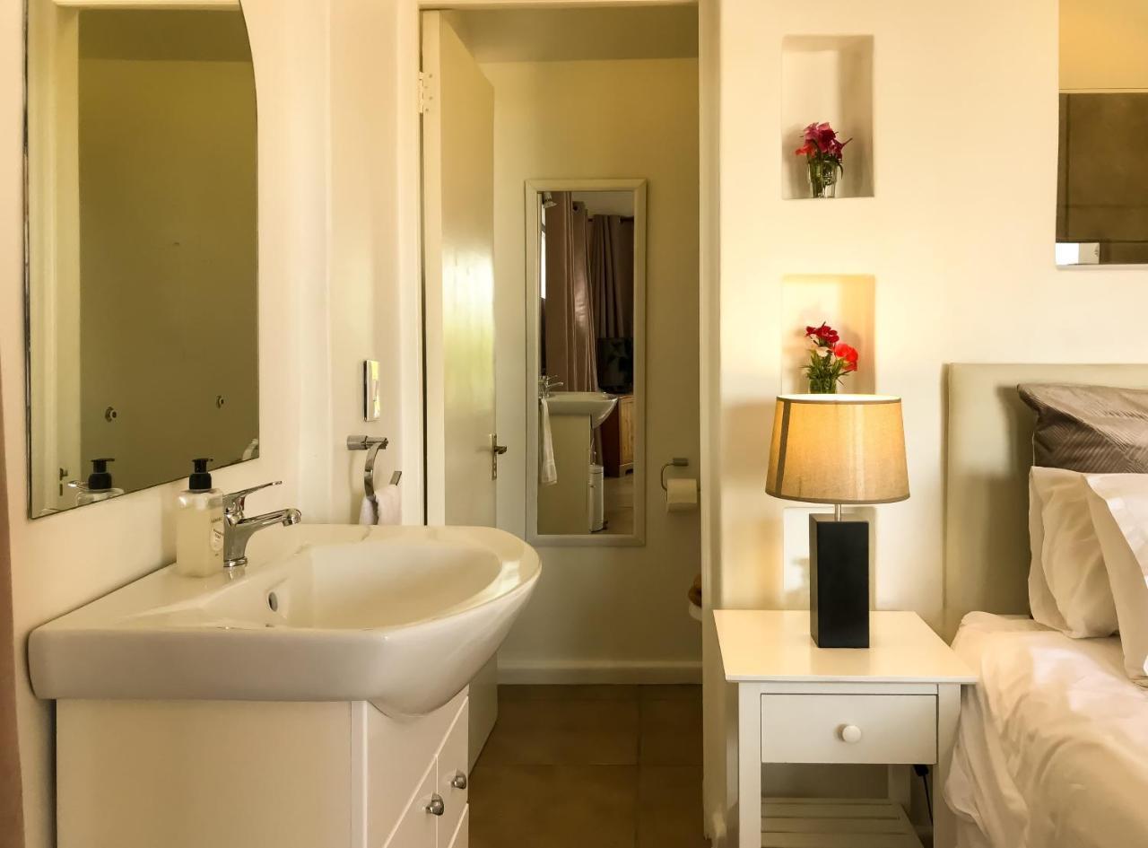 Cape View Accommodation เคปทาวน์ ภายนอก รูปภาพ